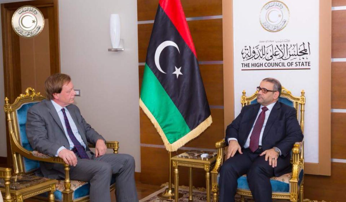 فرانك بيكر يناقش مع المشري كيفية توازي تنفيذ الإصلاحات الاقتصادية و السياسية