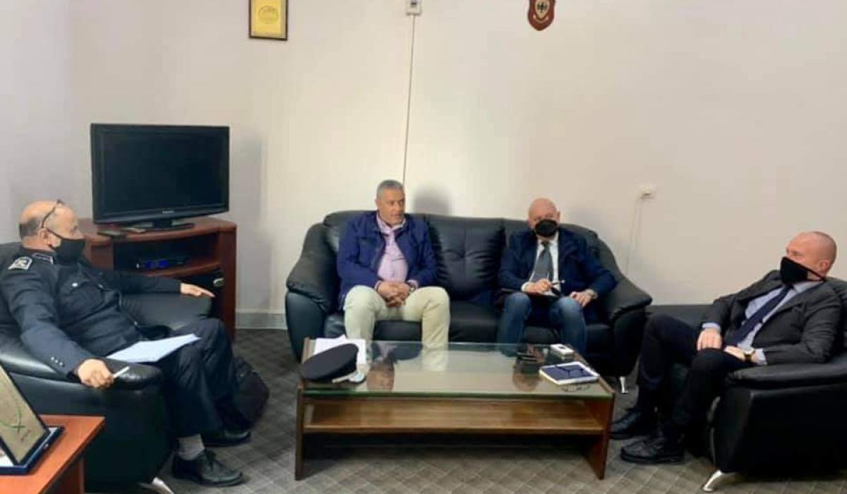 مدير الإدارة العامة لأمن السواحل يجتمع مع المندوب الأمني الإيطالي لدى ليبيا