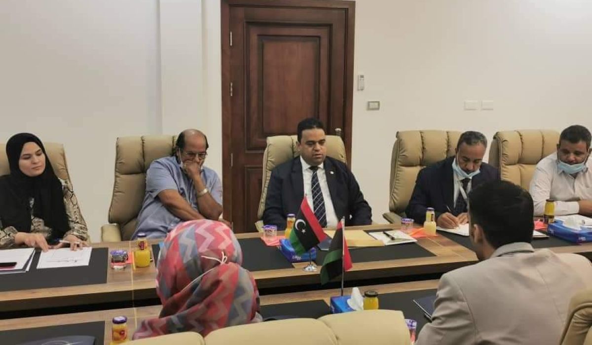 وزير الخدمة المدنية يشدد على أهمية إصلاح الوضع الإداري في مؤسسات الدولة