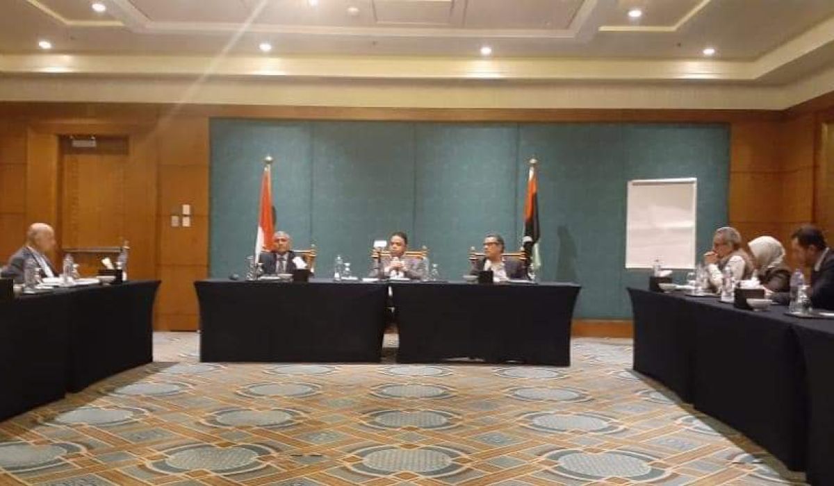 "العابد" يبحث مع ائتلاف الشركات المصرية في القاهرة تنفيذ عدد من مشاريع البنى التحتية في قطاعي المواصلات والإسكان