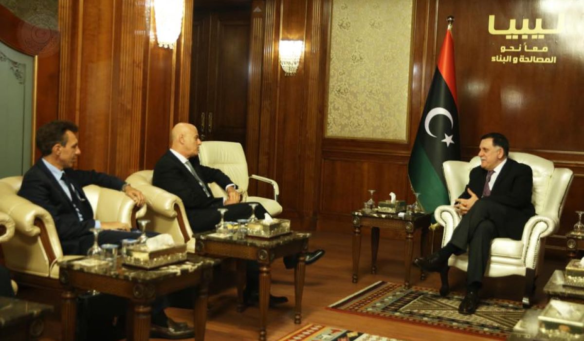 شركة ايني توافق على المساهمة في حل مشكلة الكهرباء وتناقش فتح فرص استثمار جديدة في مجال النفط