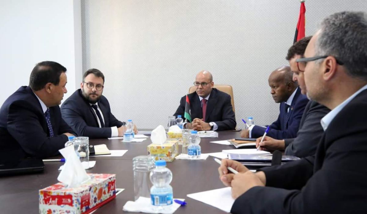 المجبري يجتمع مع وزير العمل والتأهيل ورئيس البرنامج الأوروبي لدعم ليبيا
