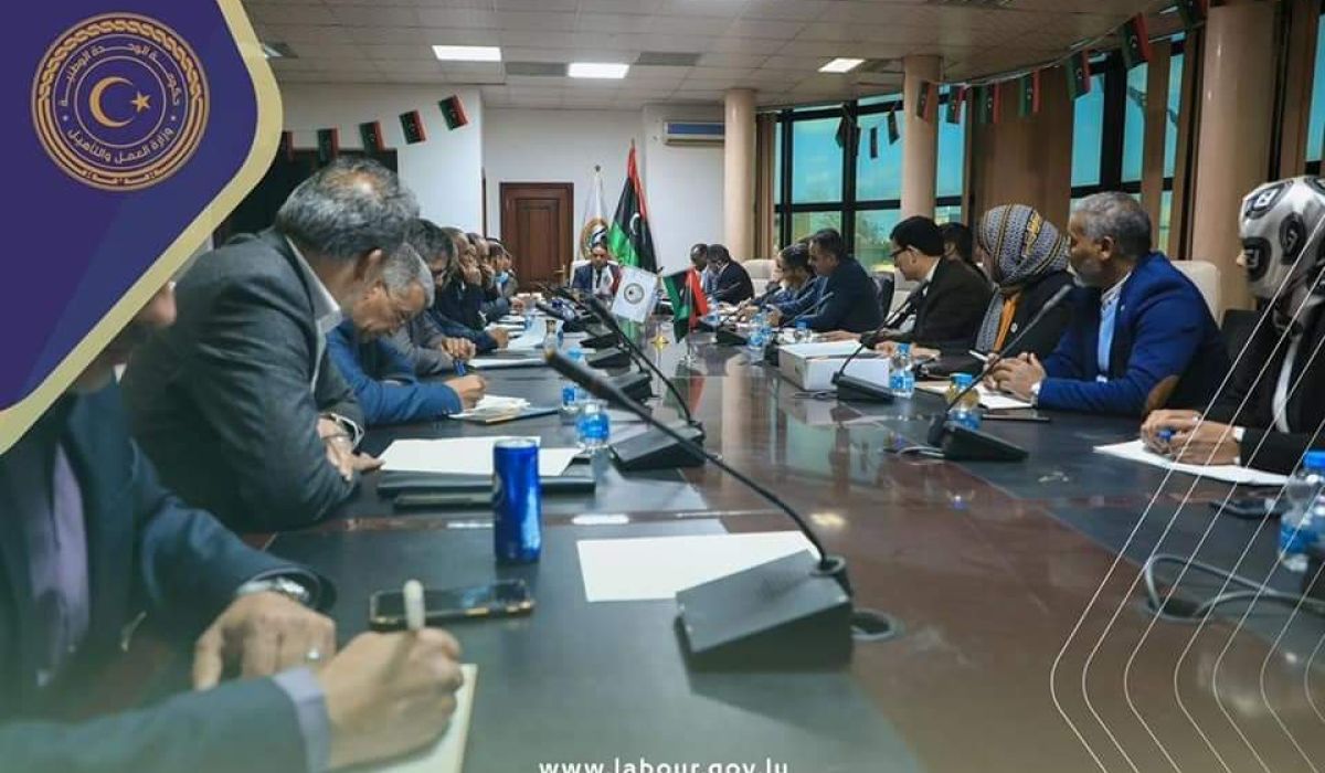 "العابد" يدعو إلى مضاعفة الجهود لتطوير آلية العمل للنهوض بكل ما يتعلق بالتدريب والتأهيل وتنظيم سوق العمل