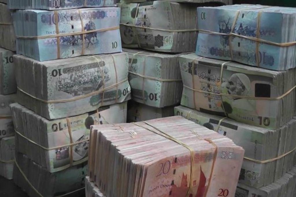 بومطاري يبحث عملية تنفيذ الترتيبات المالية ومشاكل وزارة الصحة المالية