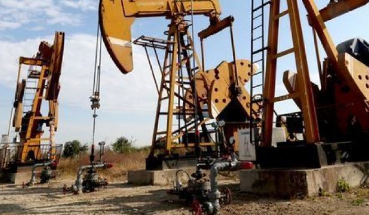 رويترز : أسعار النفط تواجه التحديات بين الأنقطاع الكندى والعقوبات الأمريكية