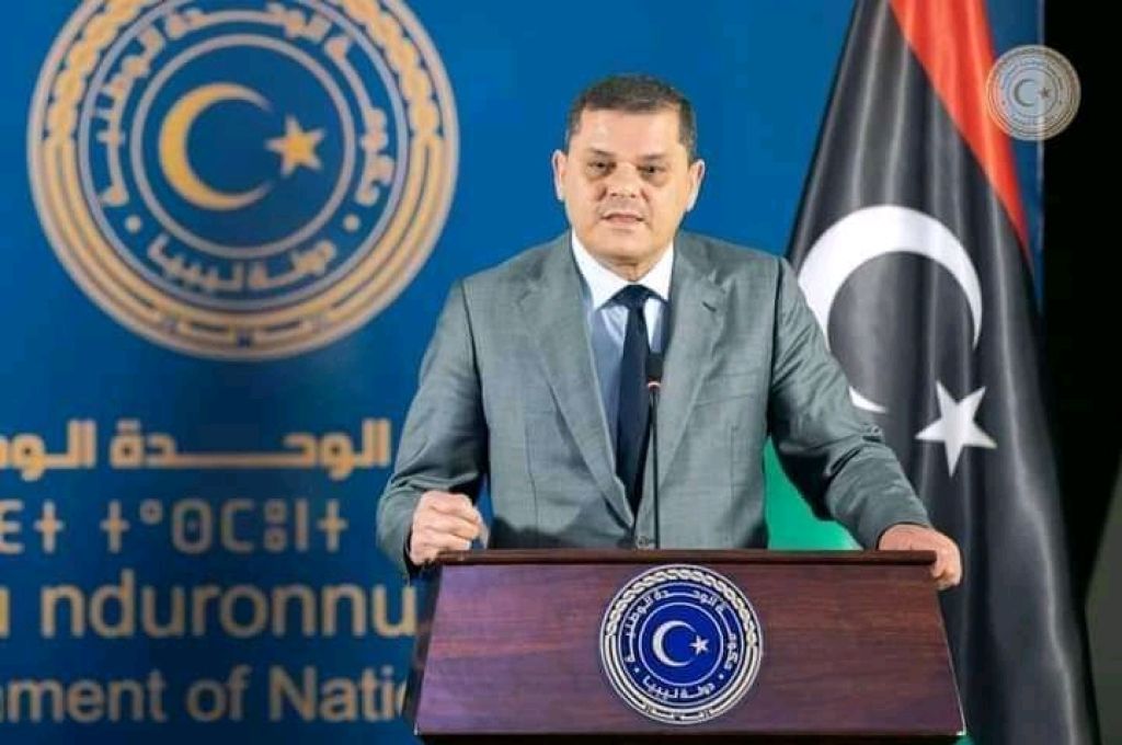 السفير المصري لدى ليبيا يزور شركة الحديد والصلب بمصراتة