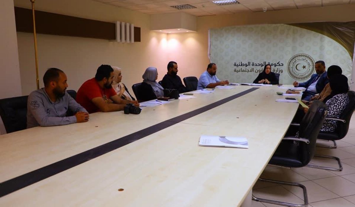 لجنة مكافحة التسول بالشؤون الاجتماعية تناقش ظاهرة التسول لوضع حلول لها