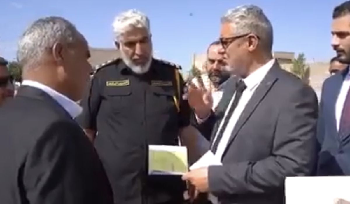 "الضاوي" يشرف على تسليم سيارات لجهاز الحرس البلدي