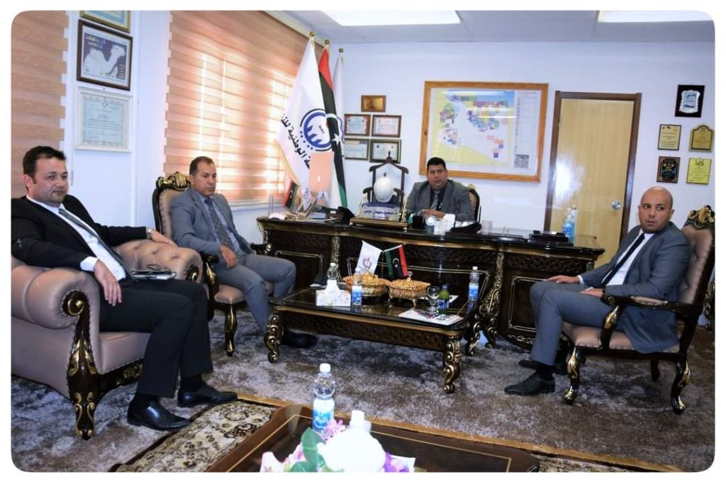سرت لإنتاج وتصنيع النفط تبحث التعاون المشترك مع شركة شلمبرجير