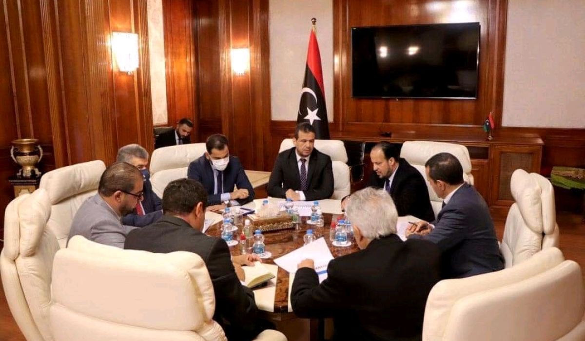 رئيس الحكومة المكلف يبحث ملف جائحة كورونا المتحور "أوميكرون"