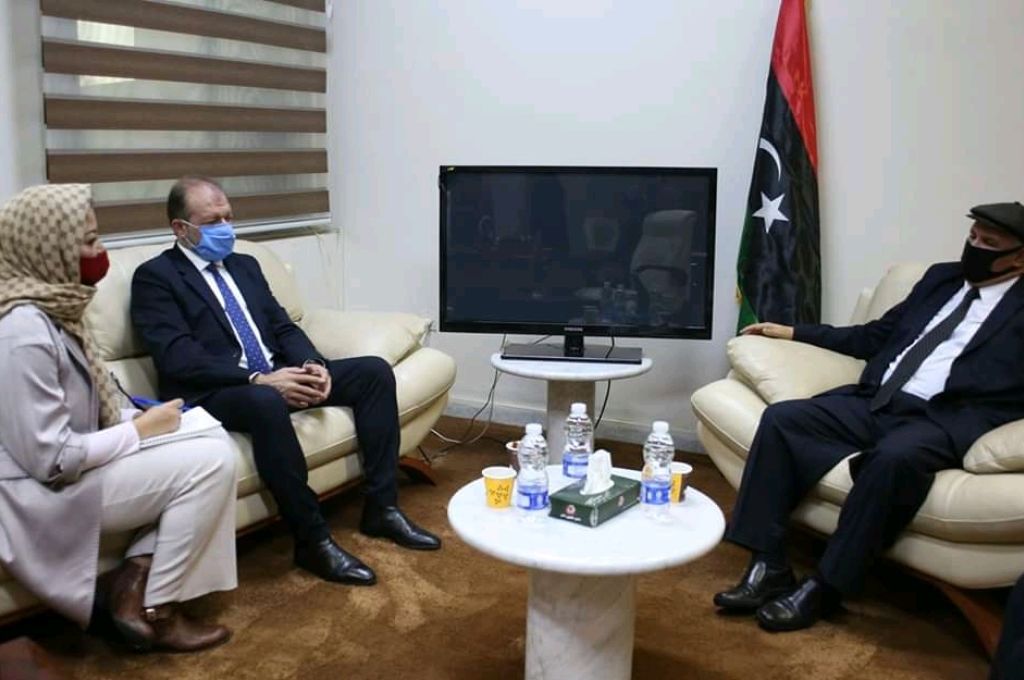 حصري: مدير مكتب محافظ المركزي بطرابلس "التونسي" يصرح لصدى ويؤكد أن الكمية الأولية المتعاقد عليها من فئة العملة الجديدة 5 دينار تبلغ 5 مليار دينار
