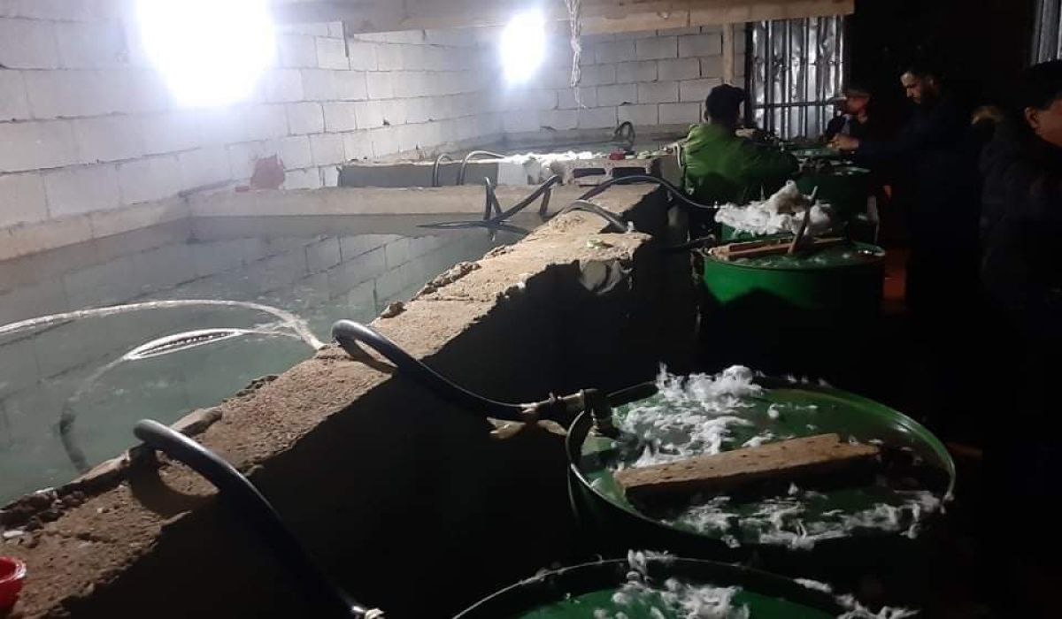 ضبط أكبر مصنع للمشروبات الكحولية ببنغازي