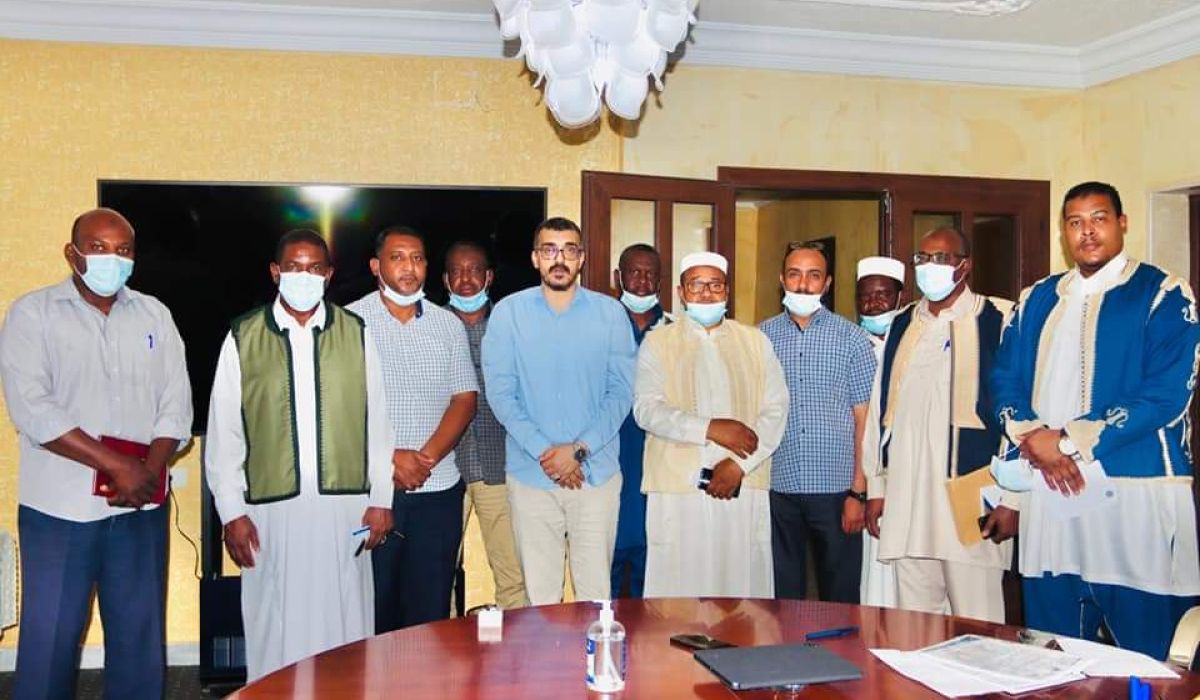 وزير الحكم المحلي يناقش مشاكل مهجري مرزق مع حكماء وأعضاء البلدية