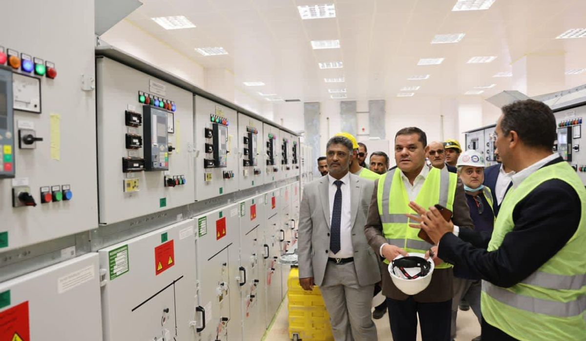 الدبيبة يتفقد آخر التجهيزات بمشروع محطة غرب طرابلس الاستعجالي