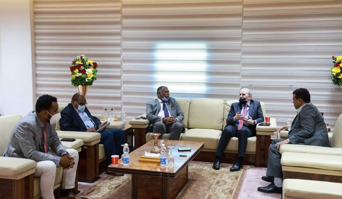 اجتماع صنع الله مع النائب الأول لرئيس حكومة الوحدة الوطنية