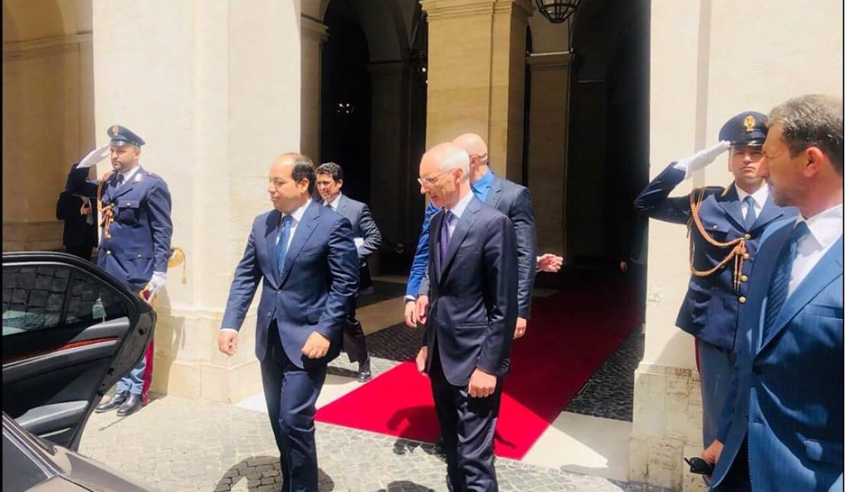 معيتيق يناقش كيفية فتح خط الطيران بين ليبيا وايطاليا