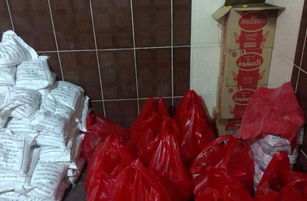"توزيع سلات رمضانية علي الأسر المحتاجة في زليتن"