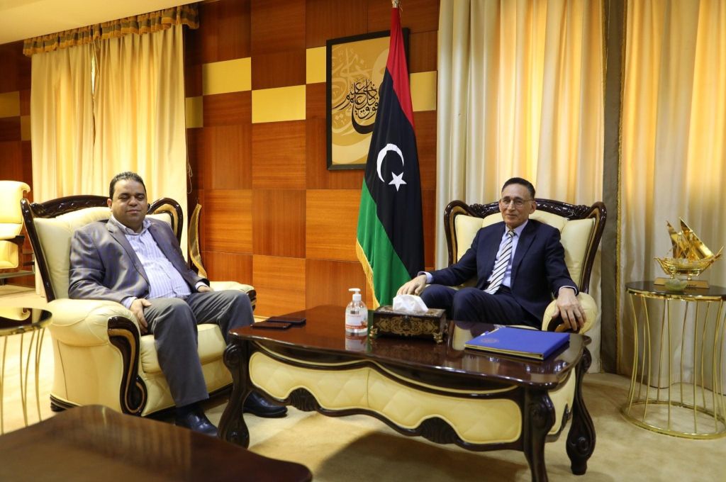 "أبو جناح" يبحث ملف مشاريع الصحة المتوقفة ببلدية الزاوية