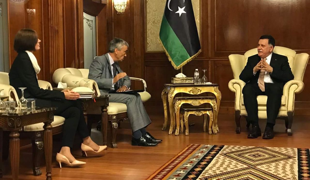 رئيس المجلس الرئاسي يجتمع مع السفير البريطاني لدى ليبيا