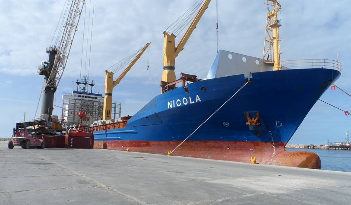 99 حاوية على متن "نيكولا" تصل إلى ميناء بنغازي البحري