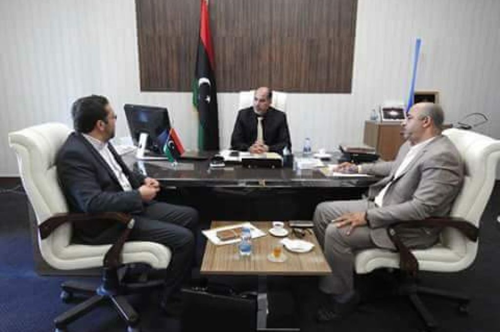 وكيل وزارة المواصلات يطالب المجلس الرئاسي بتوفير مخصصات مالية لصيانة الطرق