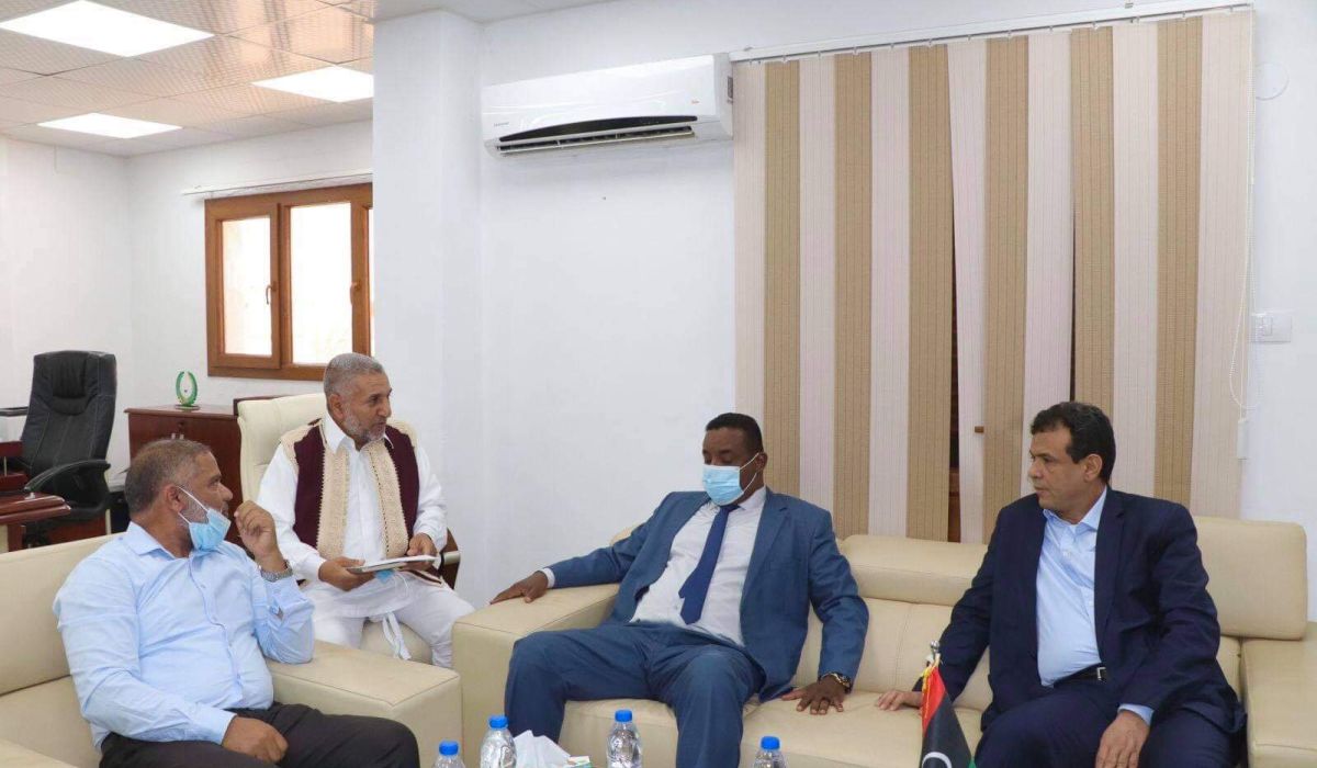 نائب رئيس مجلس الوزراء يناقش مع رئيس مجلس الإدارة لمصلحة المساحة جملة من المواضيع