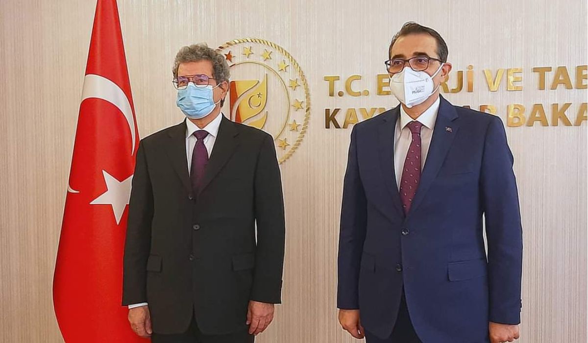 وزير النفط والغاز يناقش أوجه التعاون مع وزير الطاقة والموارد الطبيعية التركية
