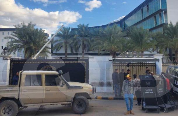بعد إقفال بعض الحقول النفطية.. منتسبي جهاز حرس المنشآت النفطية الفرع الجنوبي الغربي يطالبون من الحكومة والجهات المختصة بتلبية مطالبهم