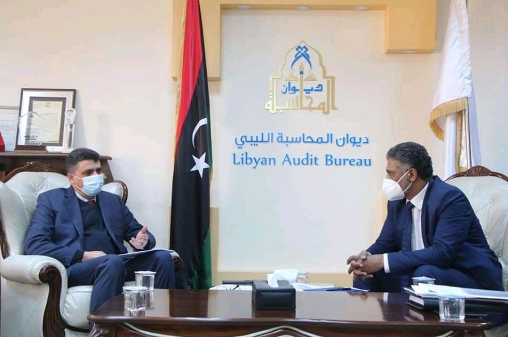 خاص..تاجر عملة يكشف لصحيفة صدى من المتسبب الرئيسي بإرتفاع الدولار بالسوق الموازي !