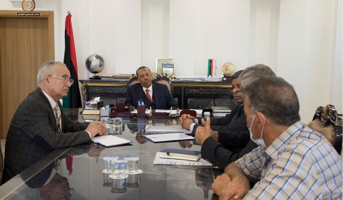 الثني يطلع على المشاكل التي تواجه شركة المطاحن الوطنية