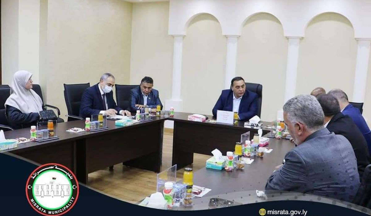 الأمين يبحث مع بلدي مصراتة توفير فرص العمل بالسوق
