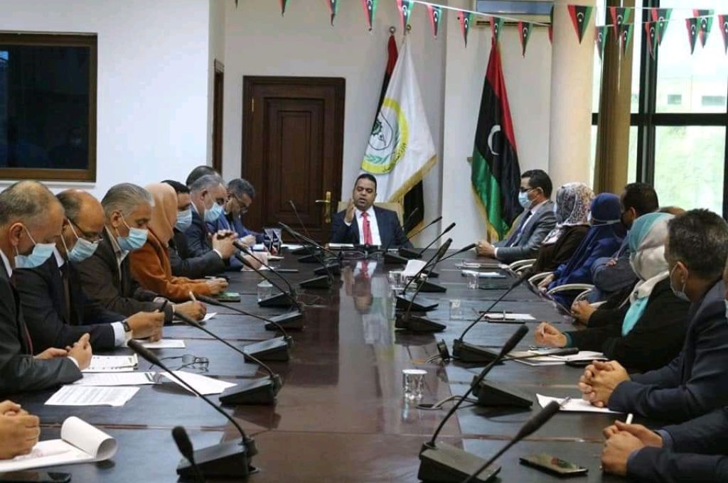 أبو سنينة يكتب : الدفعة القوية (Big Push ) السبيل إلى تعافي الاقتصاد الوطني واستئناف التنمية