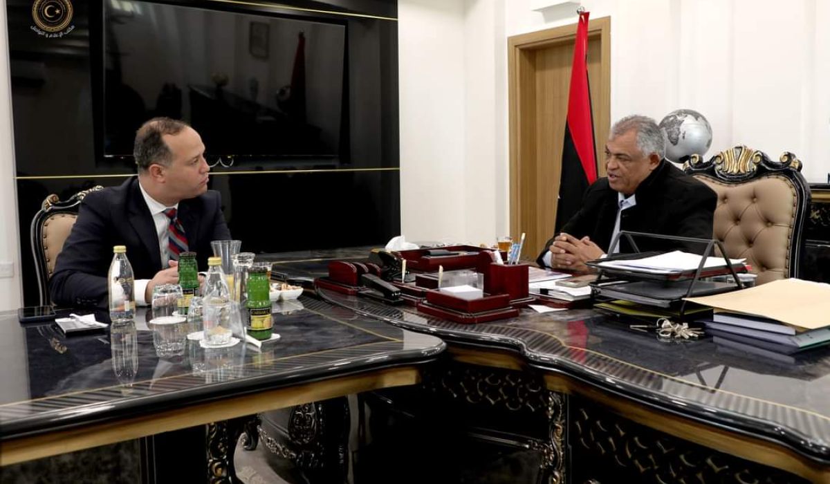 "القطراني" يبحث مع القنصل المصري أوضاع الجالية المصرية في المنطقة الشرقية