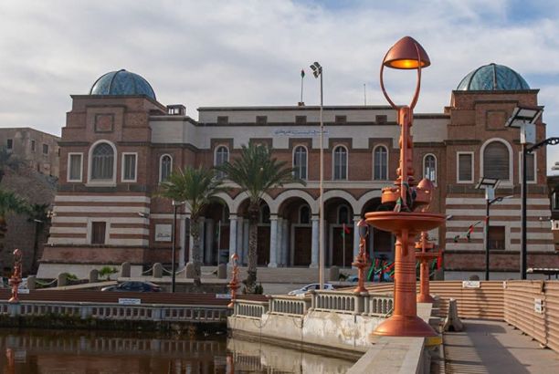 مصرف الجمهورية فرع الكفرة يصرف الجمعة مرتبات المواطنين