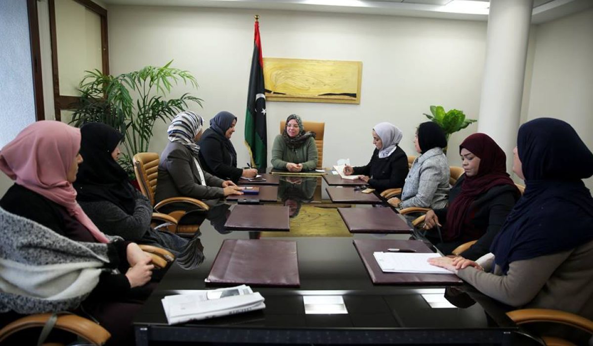 بن يونس تناقش ملف تمكين المرأة بالمؤسسات الحكومية