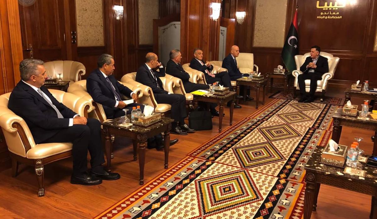 الرئاسي يبحث مع وفد من شركة إيني تطوير ودعم مشاريع النفط والكهرباء في ليبيا