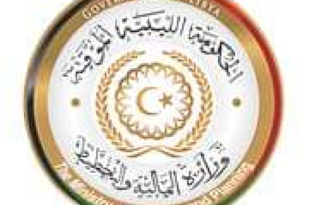 ميناء الخمس يستقبل خمس بواخر تجارية و371 حاوية بضائع