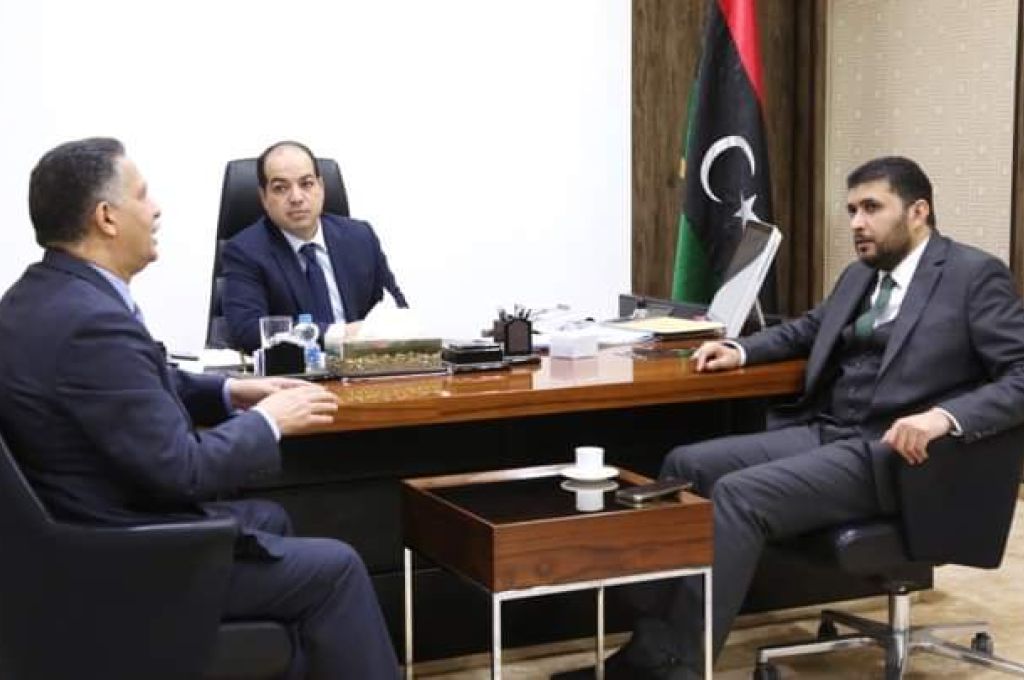 وكيل وزارة التعليم يناقش تأخر صرف مرتبات ديسمبر وعلاوة الحصة لمعلمي طرابلس الكبري