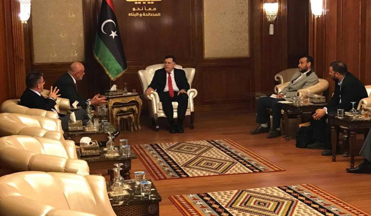 السراج يبحث إعادة تشغيل مصنع الرابطة للأدوية
