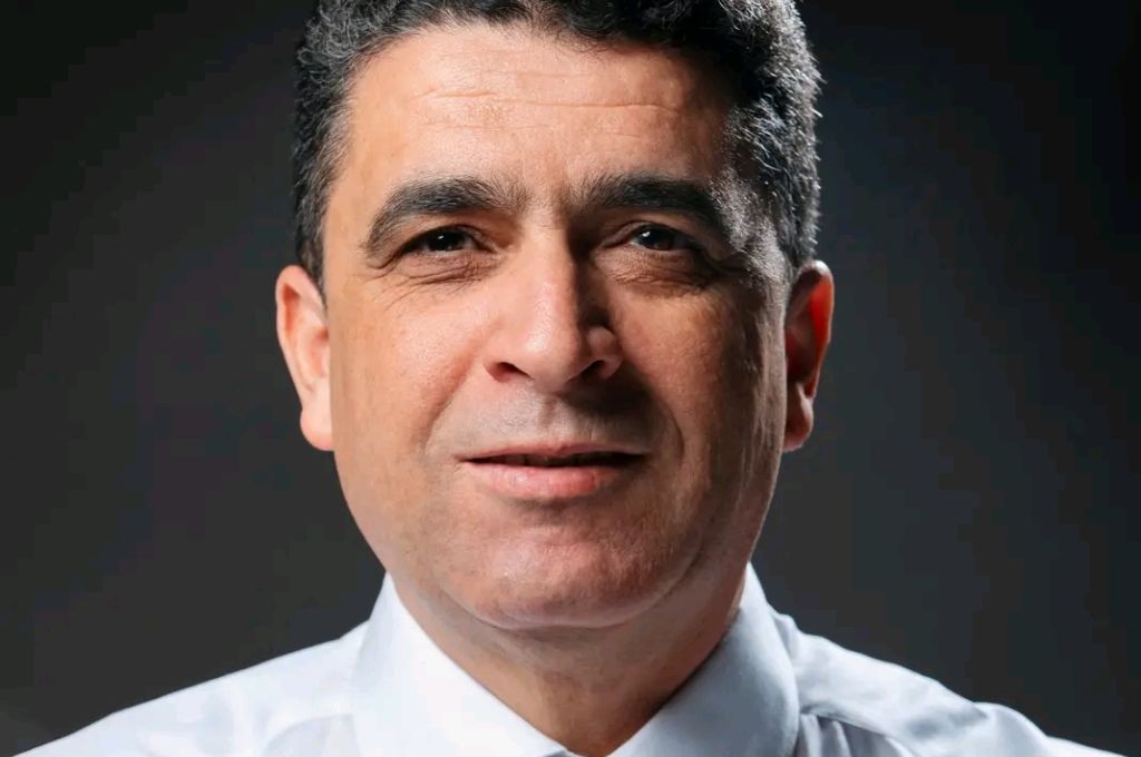 خاص.. مخالفاً لتعليمات الديوان.. "بن عياد" يستبعد الجيل الجديد ويكلف شركة روافد الخاصة بتنفيذ المشاريع بالحقول النفطية .. وهذه التفاصيل ￼