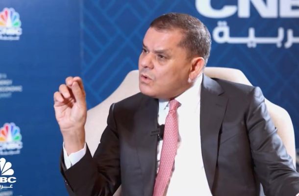 أفريكا إنتلجنيس: شد الحبل بين الدبيبة ومحافظ المركزي يشل الاقتصاد الليبي