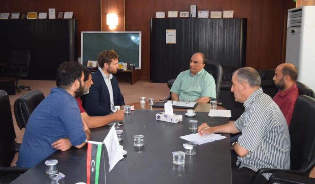 المعداني يجتمع بالشركة المكلفة بإزالة الألغام وتدريب الشباب ومنحهم فرص العمل محور الاجتماع