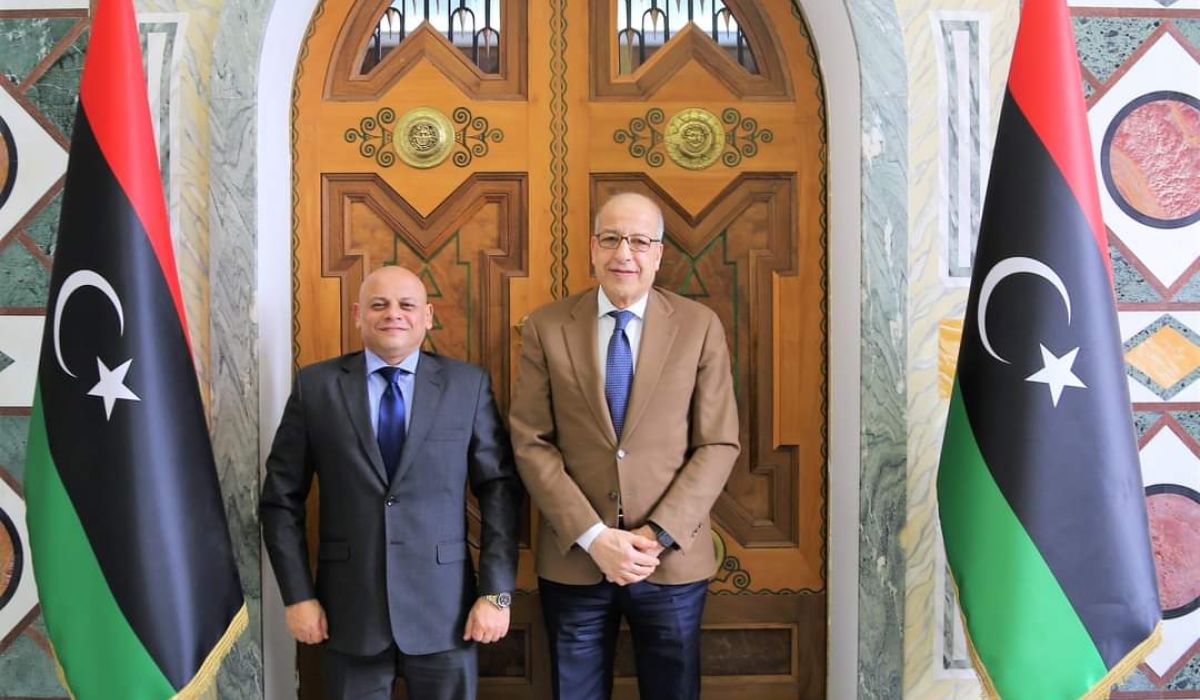 "الكبير" يبحث مع السفير المصري لدى ليبيا آخر مستجدات مشروع توحيد مصرف ليبيا المركزي