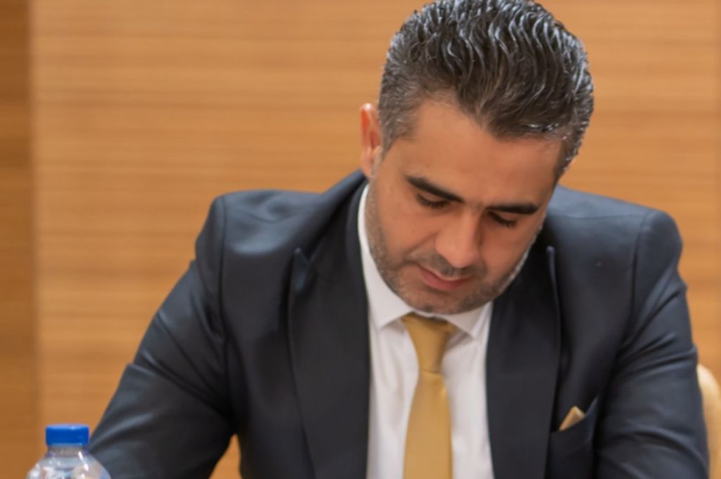 خاص.. "مصرف الوحدة" يؤكد على توفر السيولة بكافة فروعه