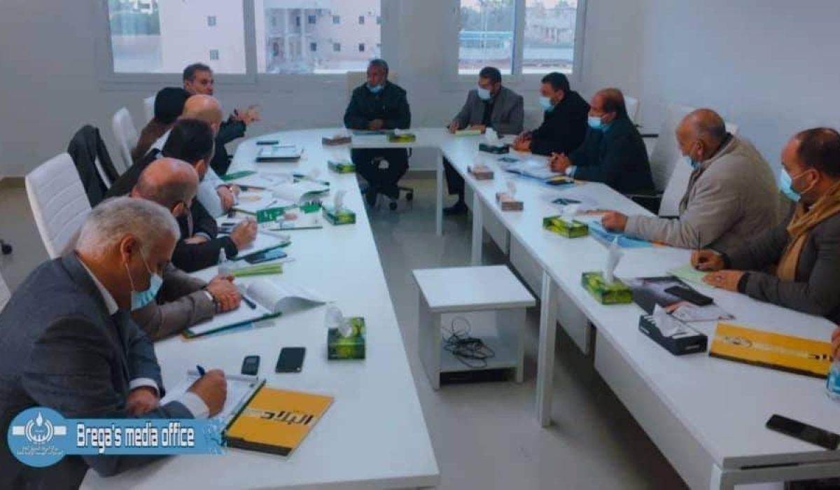 اجتماع شركة البريقة لتسويق النفطي مع مصرف الوحدة لحلحلة الصعوبات المالية التي تواجه الشركة