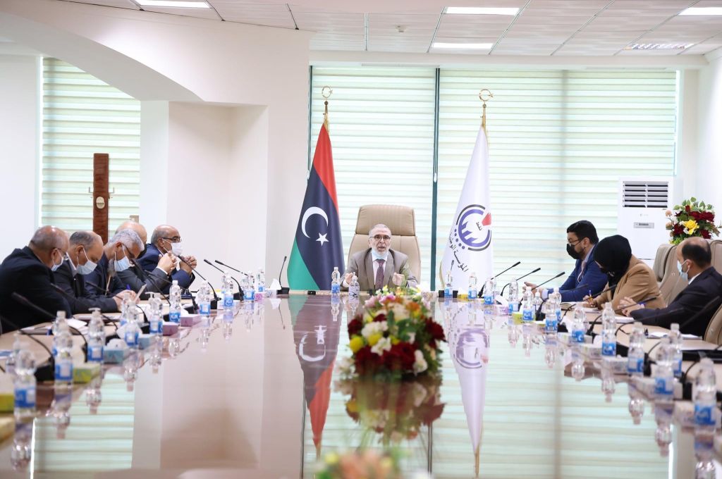 شكشك يعقد اجتماعاً مع رئيس إدارة القضايا بديوان المحاسبة وعددًا من المختصين