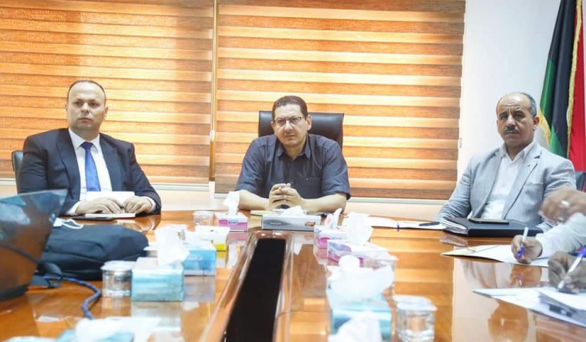 الديوان يستعرض مع الهيئة العامة للمعلومات منظومة الإمداد الطبي