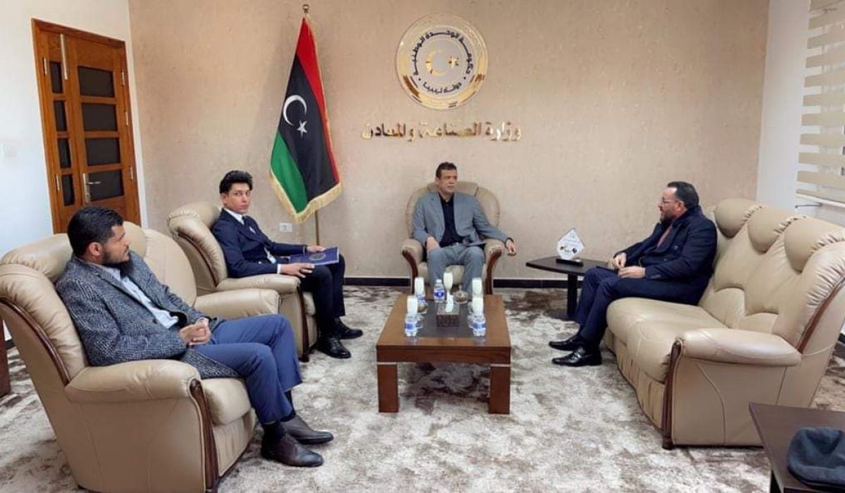 "أبوهيسة" يجتمع مع أبوجناح لمناقشة إنشاء فرع مركز البحوث الصناعية بالمنطقة الجنوبية