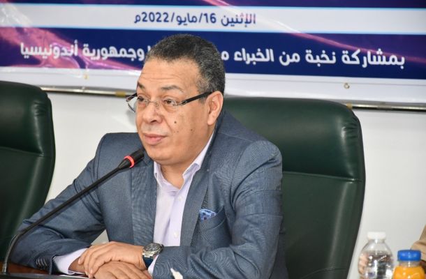 خلال لقاءه مع صدى "أستاذ الاقتصاد بالأكاديمية الليبية" يتحدث حيال مقترح إدارة الموارد النفطية