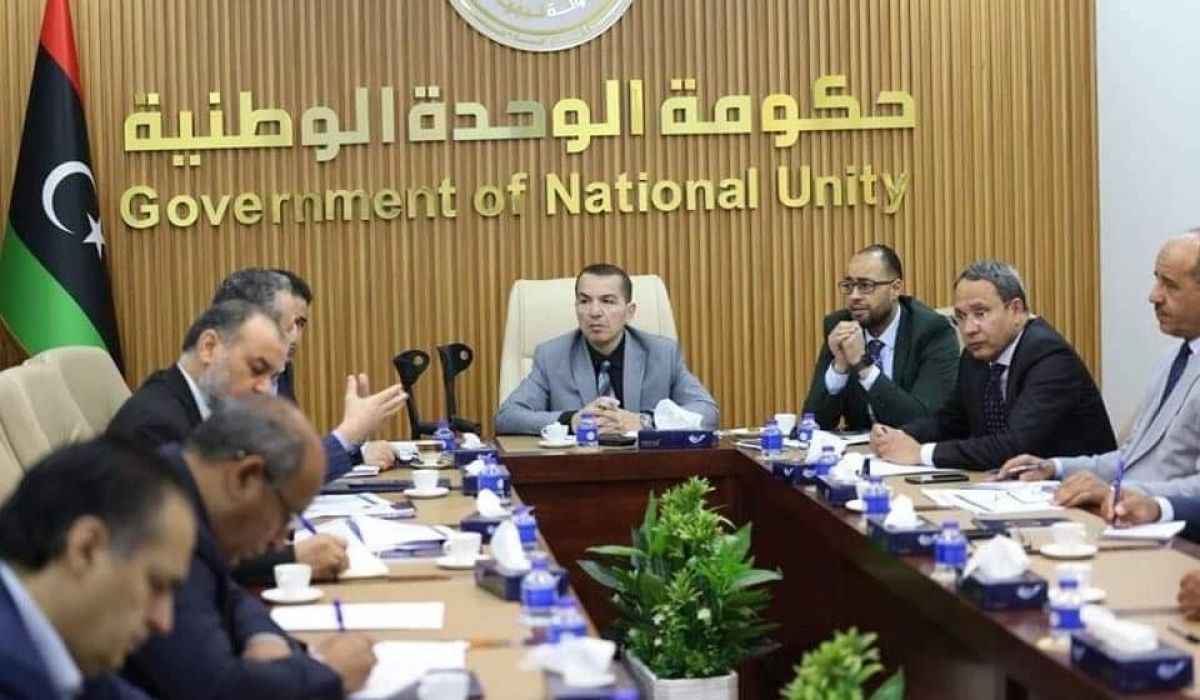 لجنة متابعة ميزانية النفط تعقد اجتماعاً لمتابعة تنفيذ الخطة التطويرية للمؤسسة